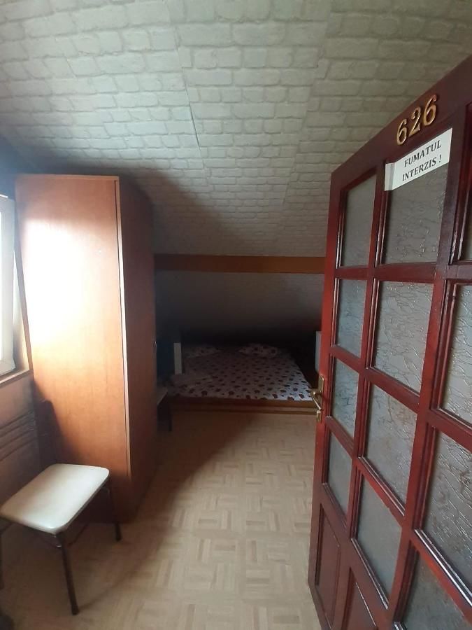 Отели типа «постель и завтрак» Aparthotel VIPs Рымнику-Вылча-7